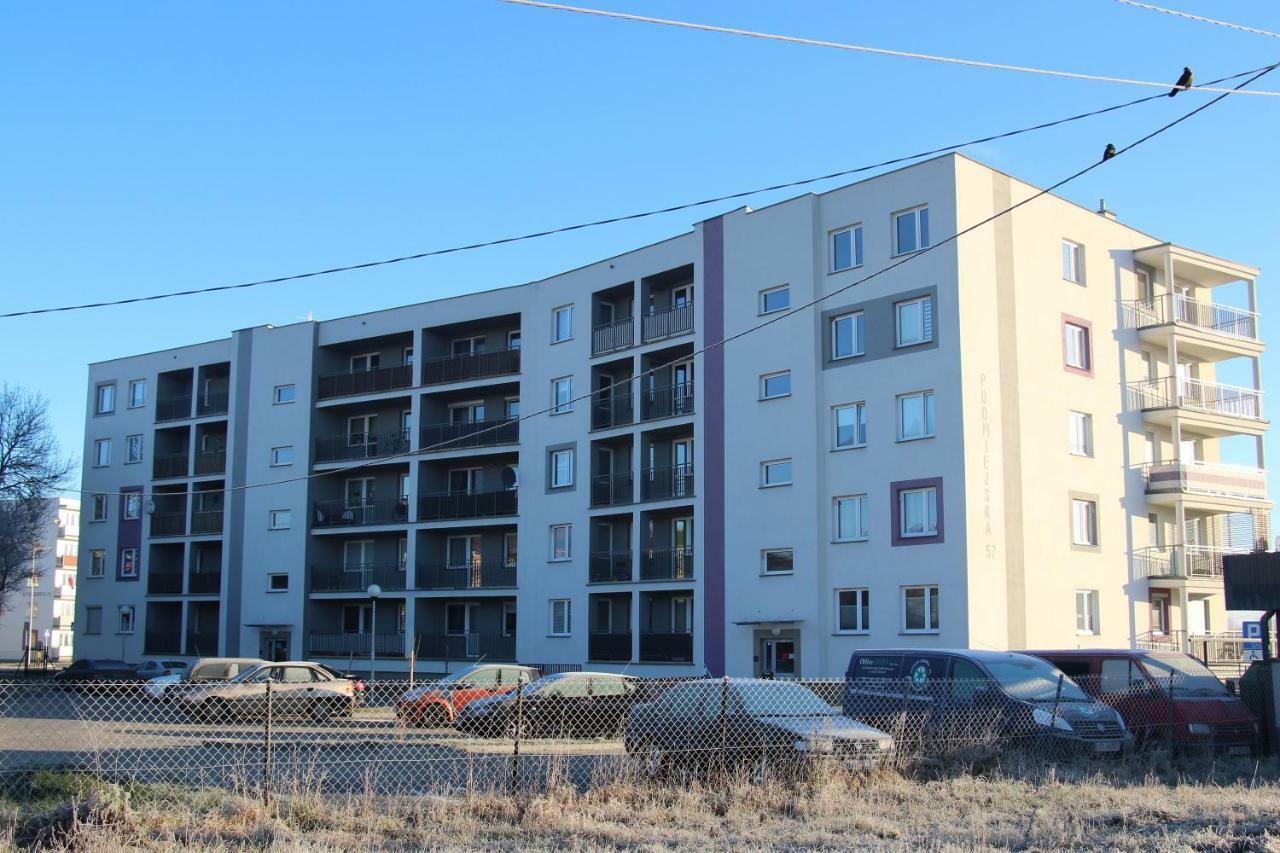 Podmiejska 57 *